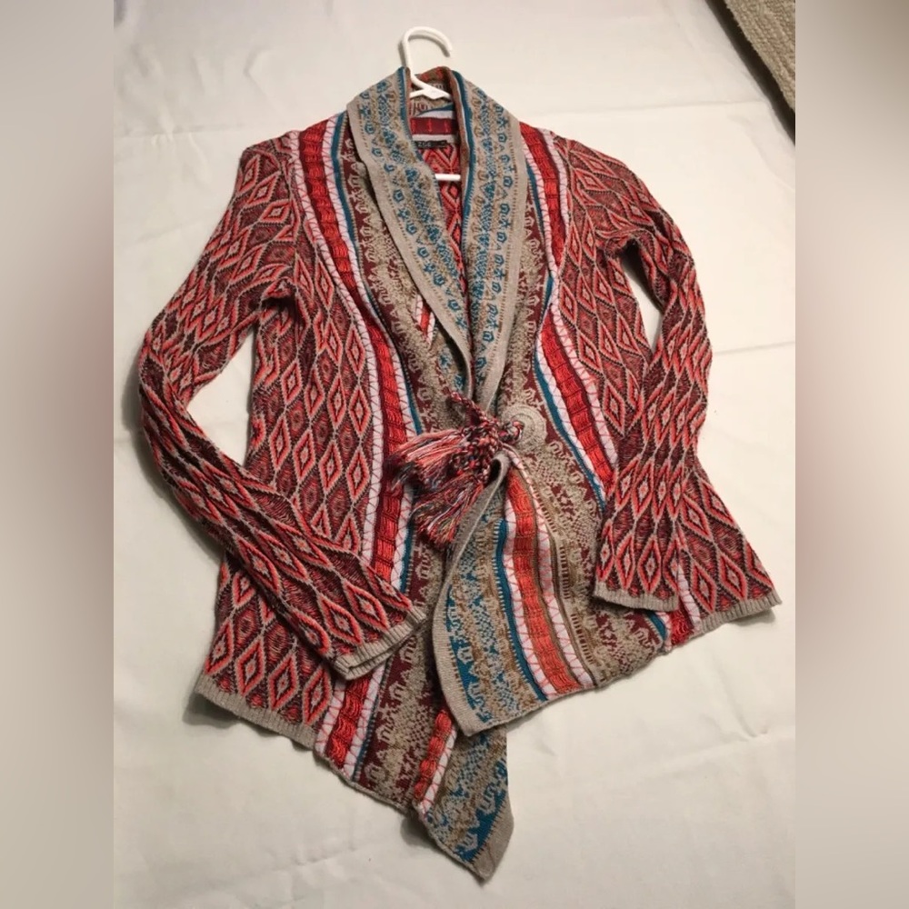 Women's Multicolor Patterned Sweater - Picture 11 of 11